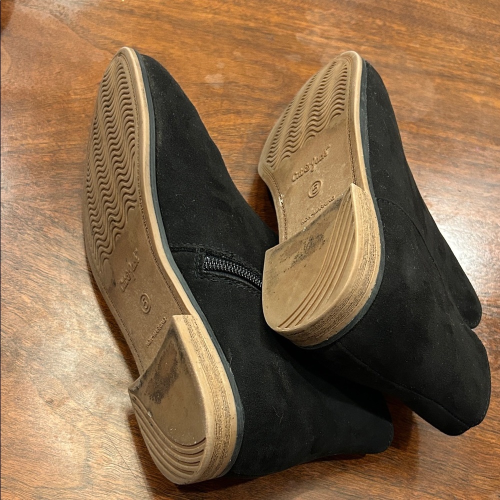 Cat & Jack Classic Black Ankle Booties - Picture 3 of 7